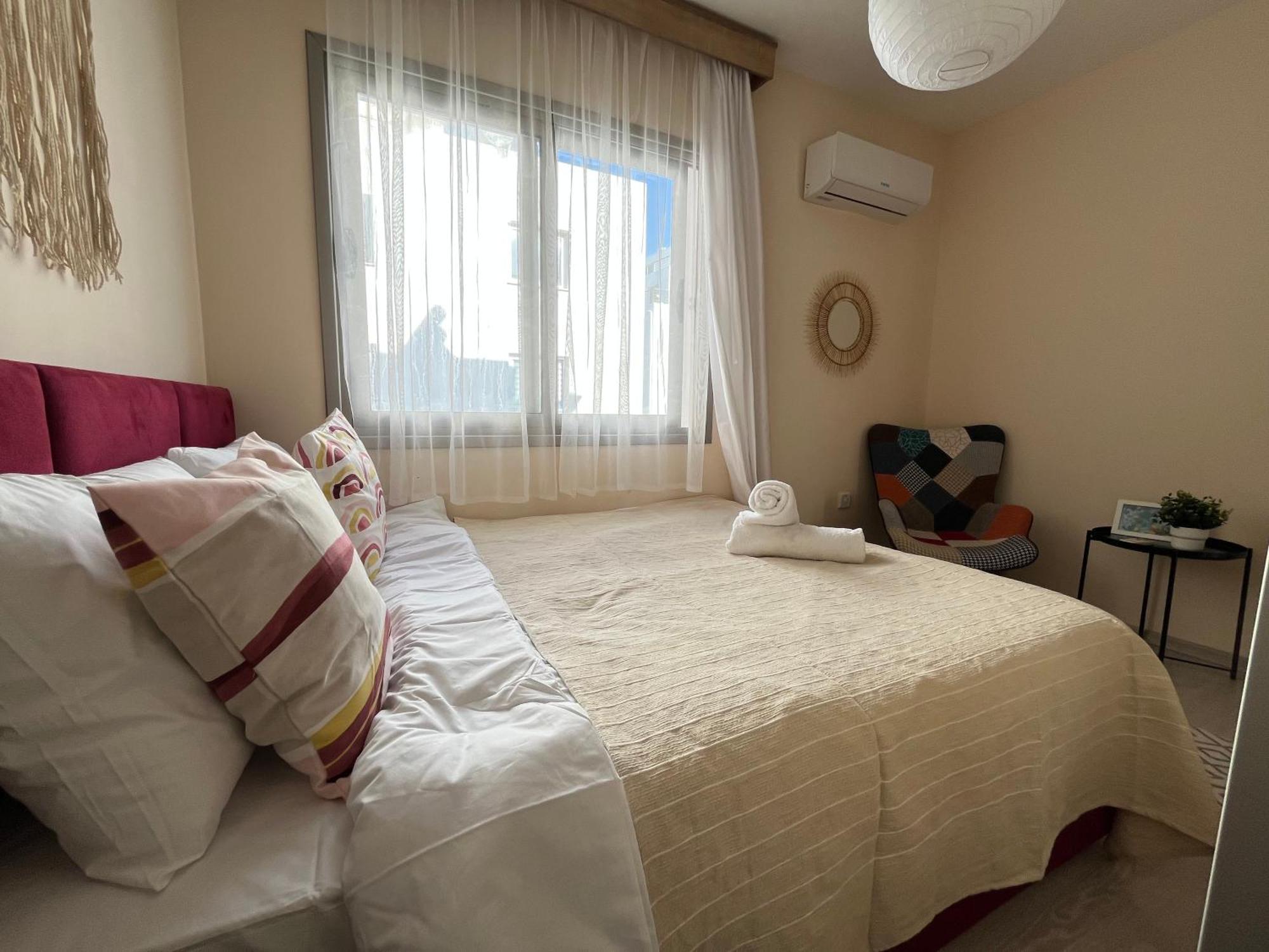 Weekend Apartments 2Br 凯里尼亚 外观 照片